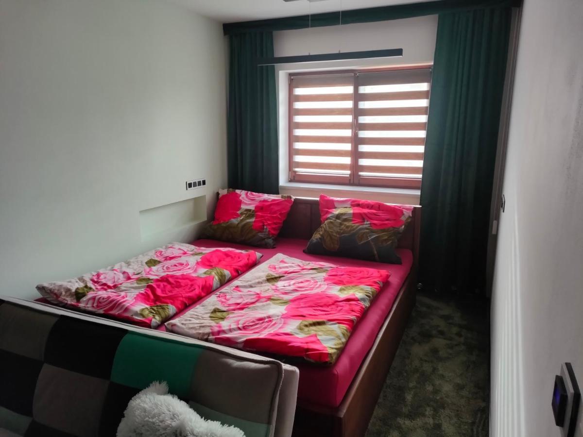 Apartman Uprostred Trojuhelniku Praha - Karlovy Vary - Plzen Kolesovice Exteriör bild